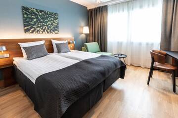 Фото номера Улучшенный номер с кроватью размера «queen-size» Отель Scandic Espoo г. Эспоо 3